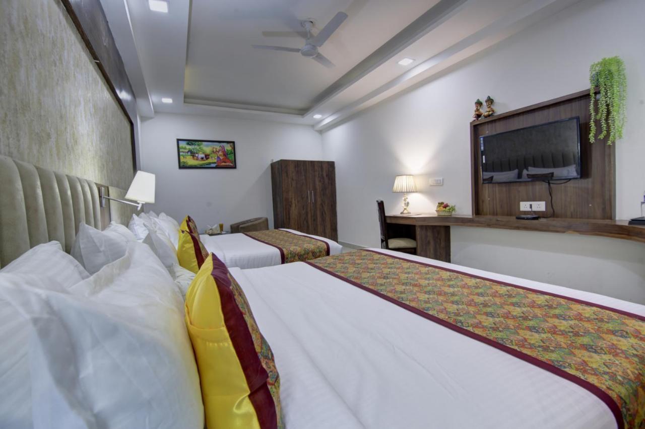 ניו דלהי Hotel The Prithvi Near Delhi Airport מראה חיצוני תמונה