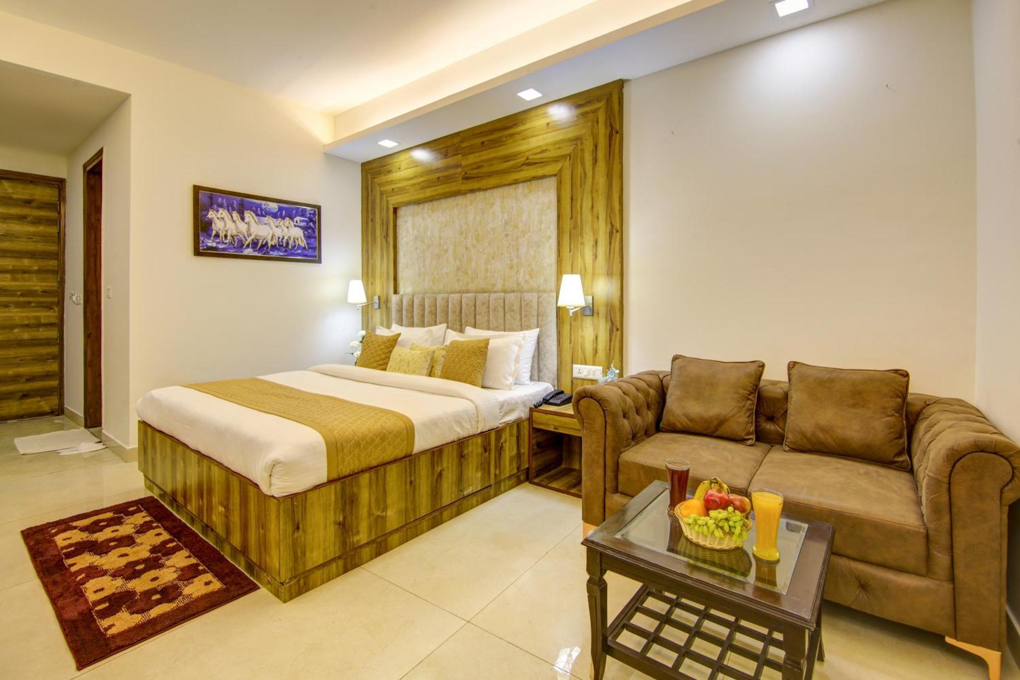 ניו דלהי Hotel The Prithvi Near Delhi Airport מראה חיצוני תמונה